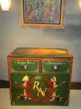 Commode peinte