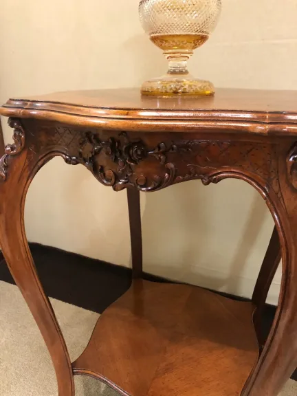 Table salon Louis XV