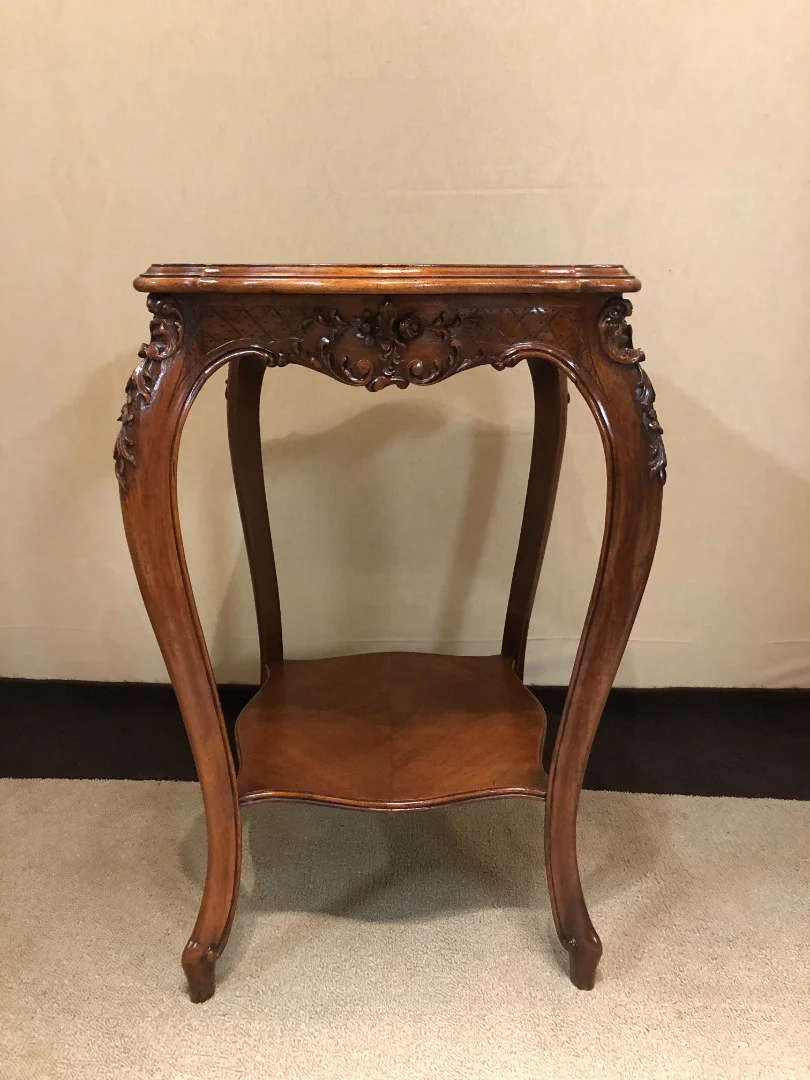 Table salon Louis XV
