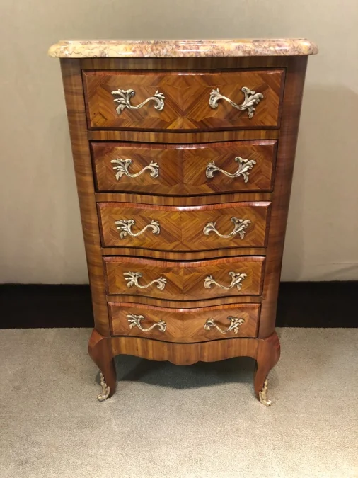 KOMMODE IM LOUIS XV-STIL