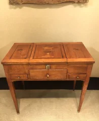 Frisiertisch im Louis XVI-Stil