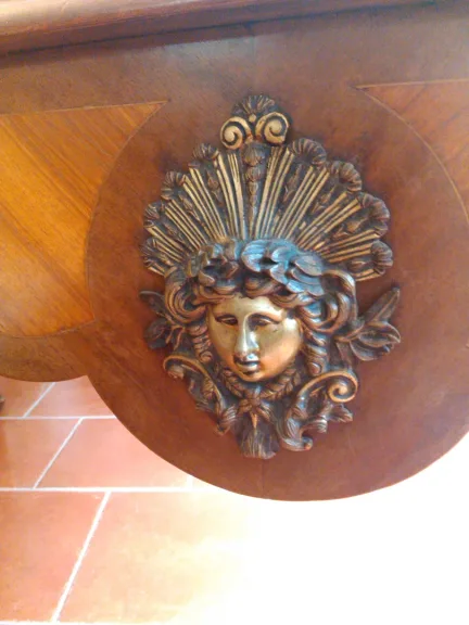 Französischer Schreibtisch