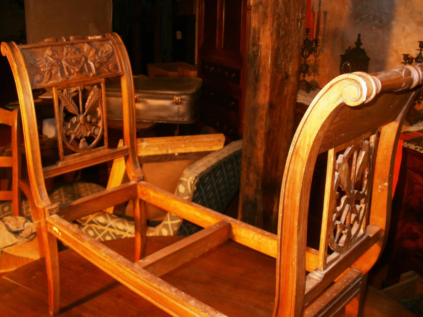 CARVED WOOD SEAT