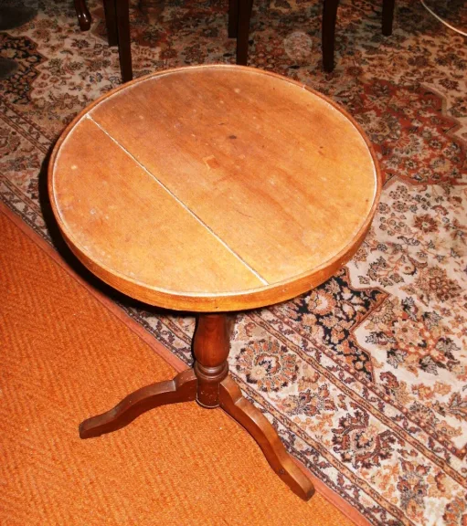 RUNDER TISCH