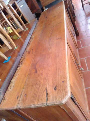 边橱
