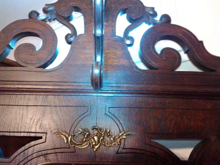 BRETON HALLSTAND
