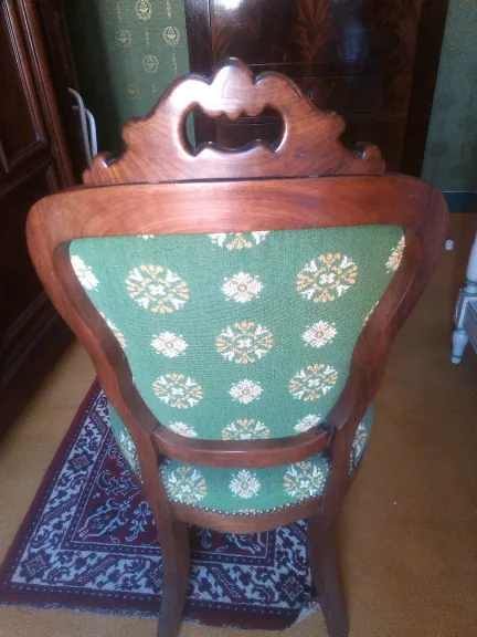 ФРАНЦУЗСКИЙ СТУЛЬЯ
