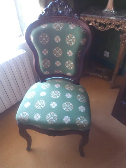 ФРАНЦУЗСКИЙ СТУЛЬЯ