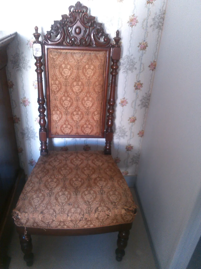 FRENCH CHAIR