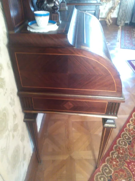 BONHEUR DU JOUR DESK