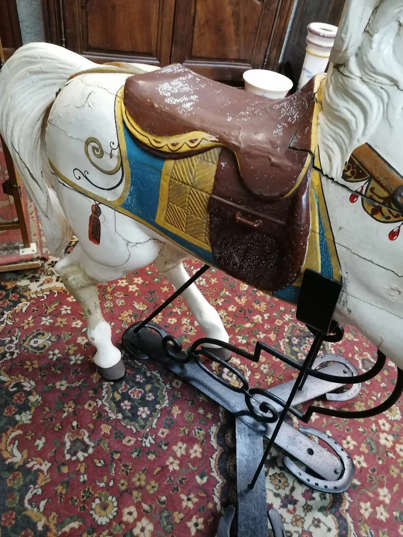 Cheval en bois de manège