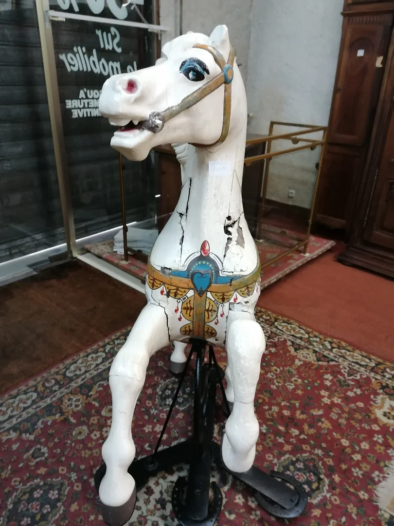 FAIRGROUND-PFERD