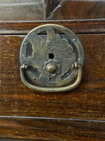 Tansu chest of drawers