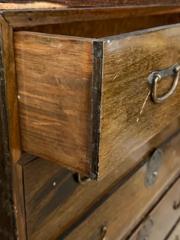 Tansu chest of drawers