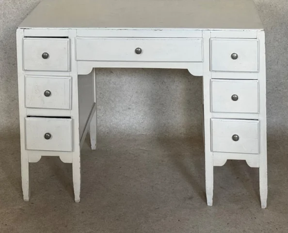 Children's desk