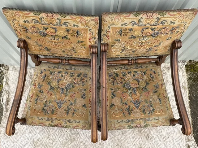 Pair of armchairs — Good condition