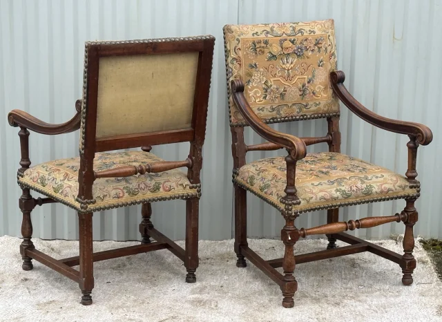 Pair of armchairs — Good condition