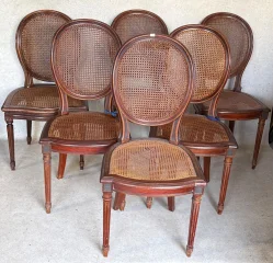 Juego de 4 sillas con rejilla