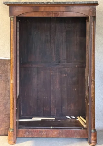 Bücherschrank
