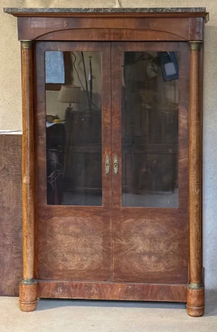 Bücherschrank