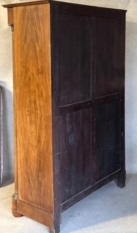 Bücherschrank