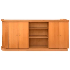 Mostrador moderno en buen estado