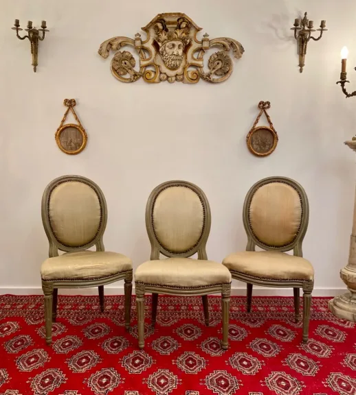 Suite De 3 Chaises Medaillons En Bois Laque d'Epoque Louis XVI