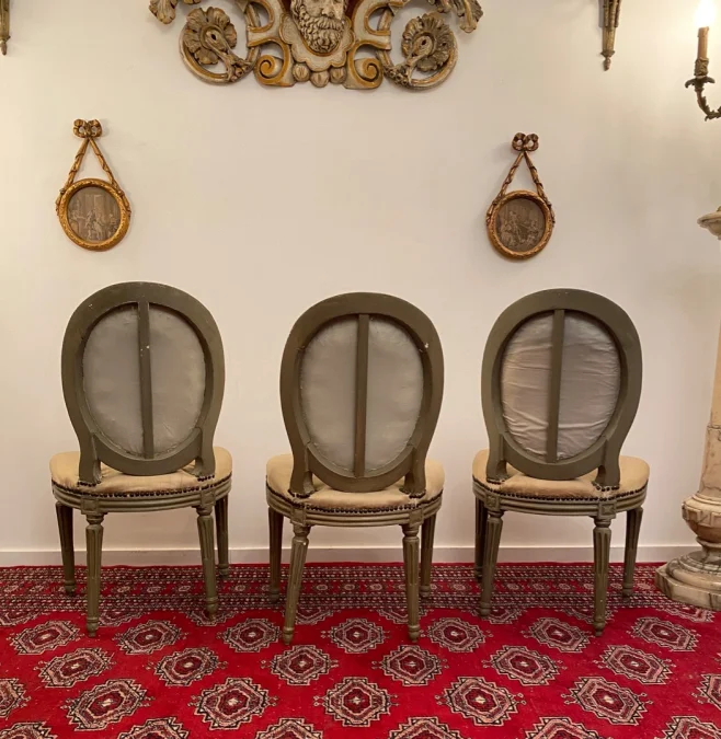 Suite De 3 Chaises Medaillons En Bois Laque d'Epoque Louis XVI