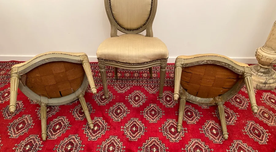Suite De 3 Chaises Medaillons En Bois Laque d'Epoque Louis XVI