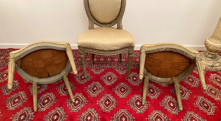 Suite De 3 Chaises Medaillons En Bois Laque d'Epoque Louis XVI