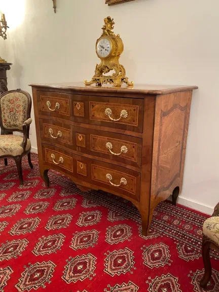 Commode Grenobloise Facade Galbee Entourage De Hache Epoque Debut XVIIIeme