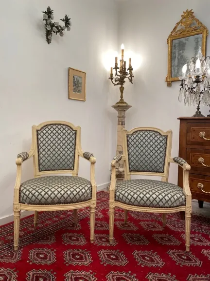 Paire de Fauteuils Cabriolets d'Epoque Louis XVI Vers 1770