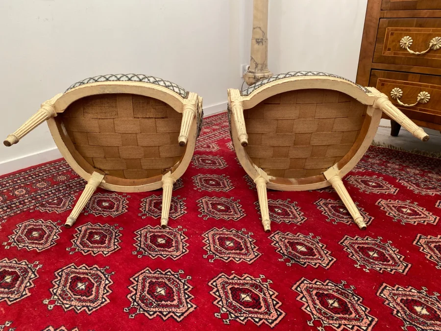 Paire de Fauteuils Cabriolets d'Epoque Louis XVI Vers 1770
