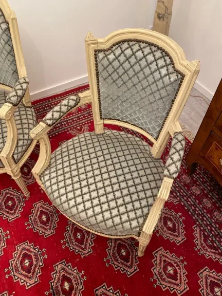 Paire de Fauteuils Cabriolets d'Epoque Louis XVI Vers 1770