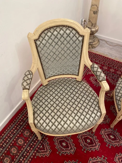 Paire de Fauteuils Cabriolets d'Epoque Louis XVI Vers 1770
