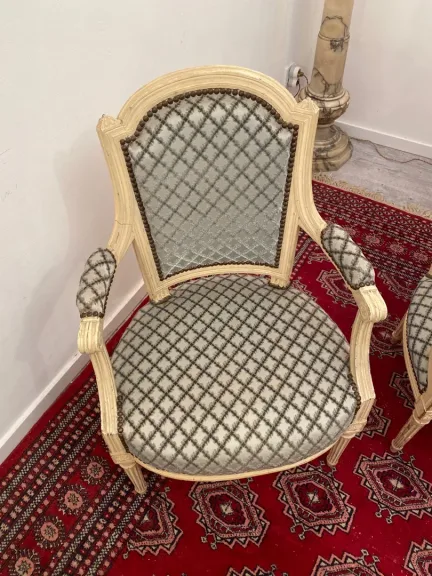 Paire de Fauteuils Cabriolets d'Epoque Louis XVI Vers 1770