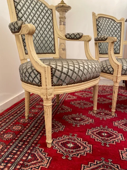 Paire de Fauteuils Cabriolets d'Epoque Louis XVI Vers 1770