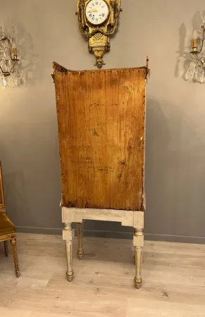 Vitrine En Bois Laqué Et Doré d'Epoque Louis XVI Vers 1780
