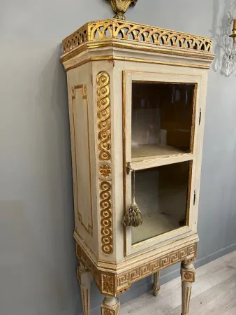 Vitrine En Bois Laqué Et Doré d'Epoque Louis XVI Vers 1780