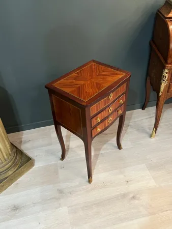 Table Chiffonnière En Marqueterie d'Epoque Louis XV