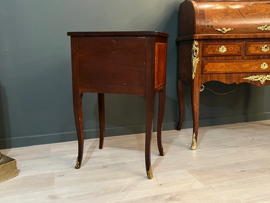 Table Chiffonnière En Marqueterie d'Epoque Louis XV