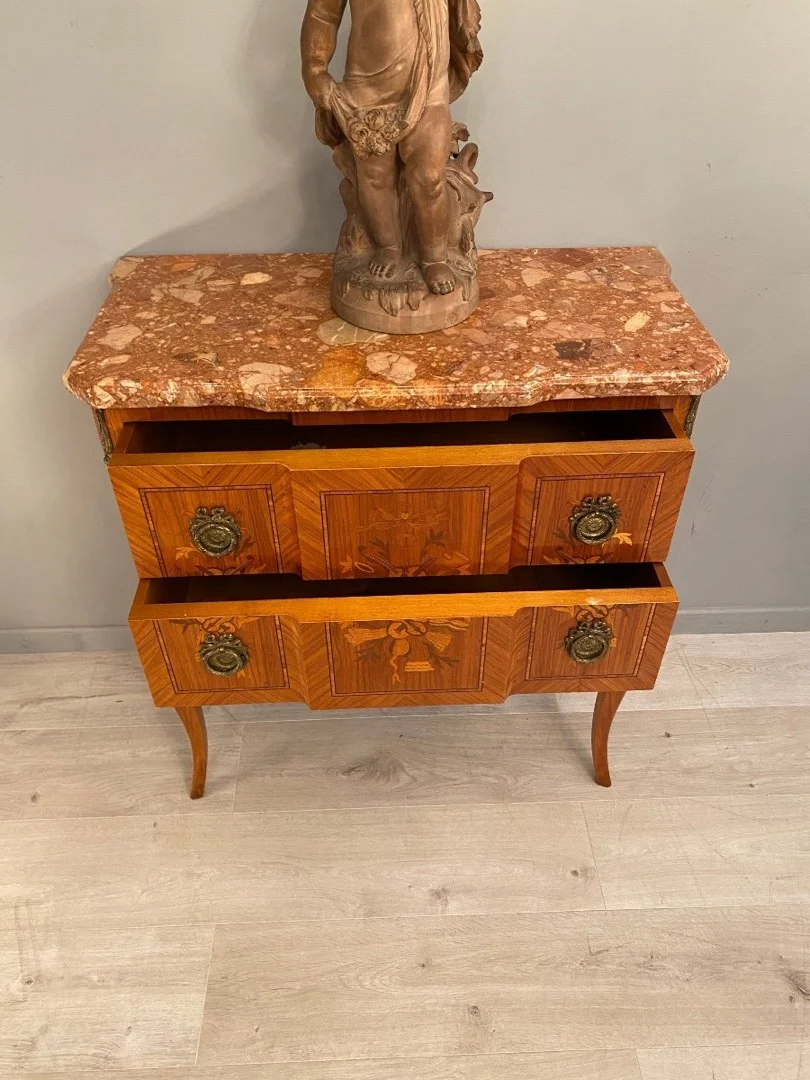 Commode Sauteuse Transition Louis XV  Louis XVI  En Marqueterie Aux Attributs de Musique