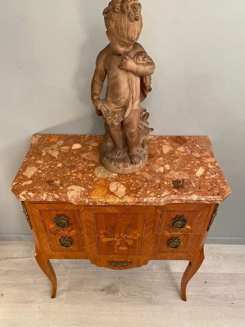 Commode Sauteuse Transition Louis XV  Louis XVI  En Marqueterie Aux Attributs de Musique