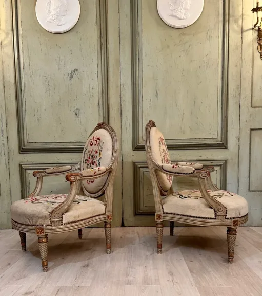Importante Et Large Paire De Fauteuils De Style Louis XVI Epoque XIXeme Vers 1860