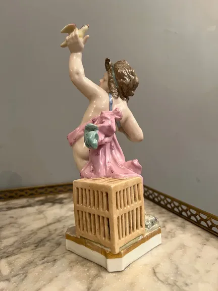 Suite De 3 Statuettes En Porcelaine De Meissen Epoque XIXeme