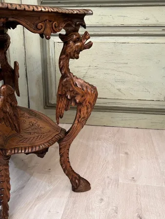 Dans Le Gout De Gabriel Viardot, Table En Noyer Japonisante Fin XIXeme