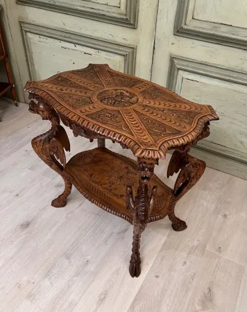 Dans Le Gout De Gabriel Viardot, Table En Noyer Japonisante Fin XIXeme