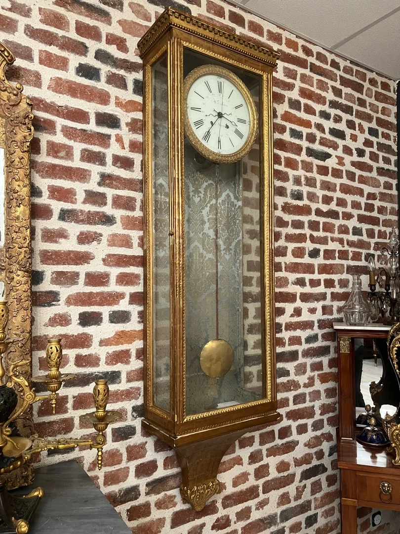 Importante Horloge Murale d'Epoque Louis XVI En Bois Dore Vers 1780