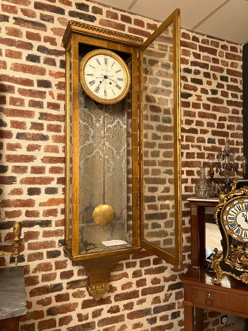 Importante Horloge Murale d'Epoque Louis XVI En Bois Dore Vers 1780