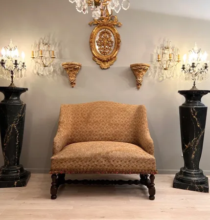 Rare Petite Banquette En Noyer d'Epoque Louis XIII XVIIème